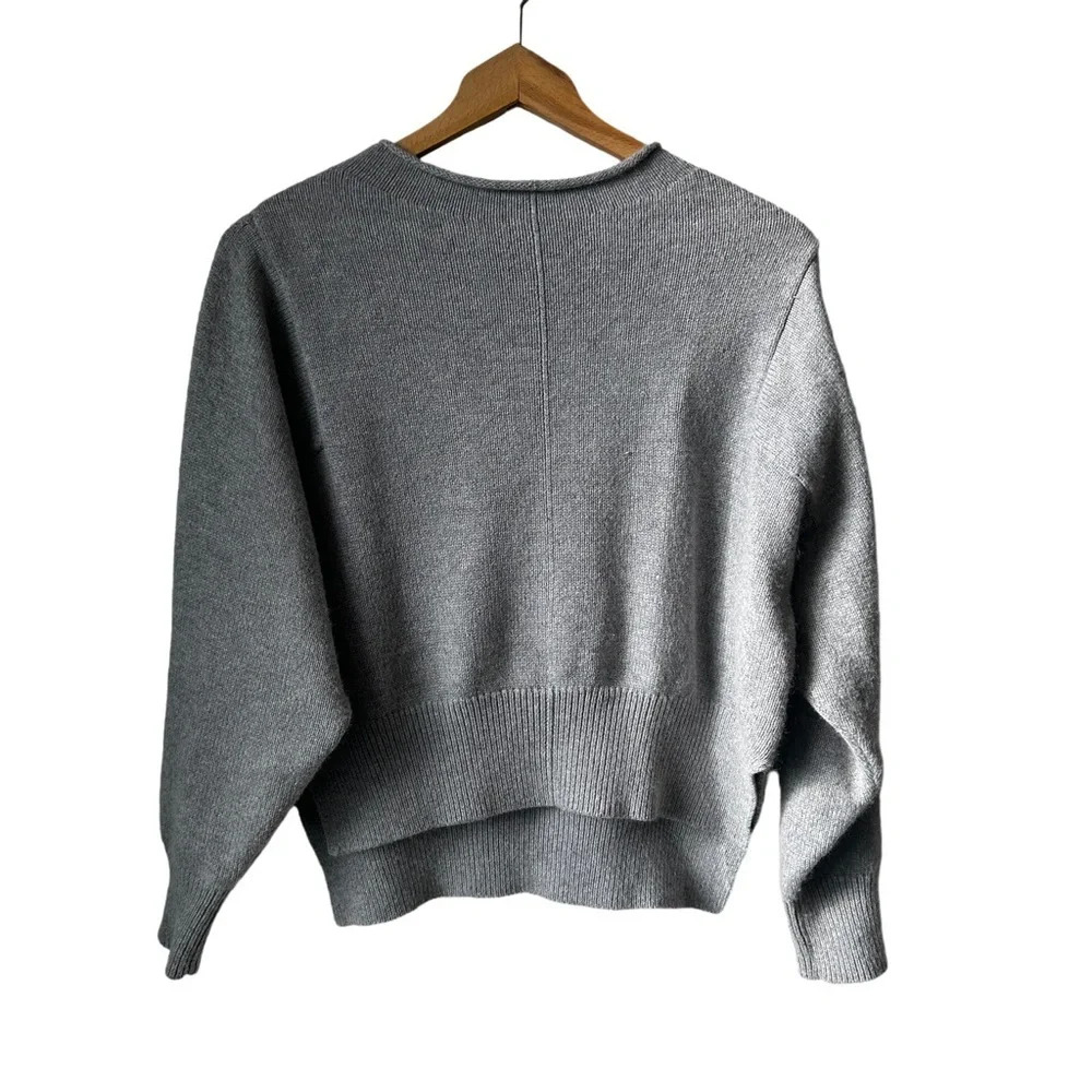 Cashmere and wool‎ blend grey sweater with cable knit braid in  the back small